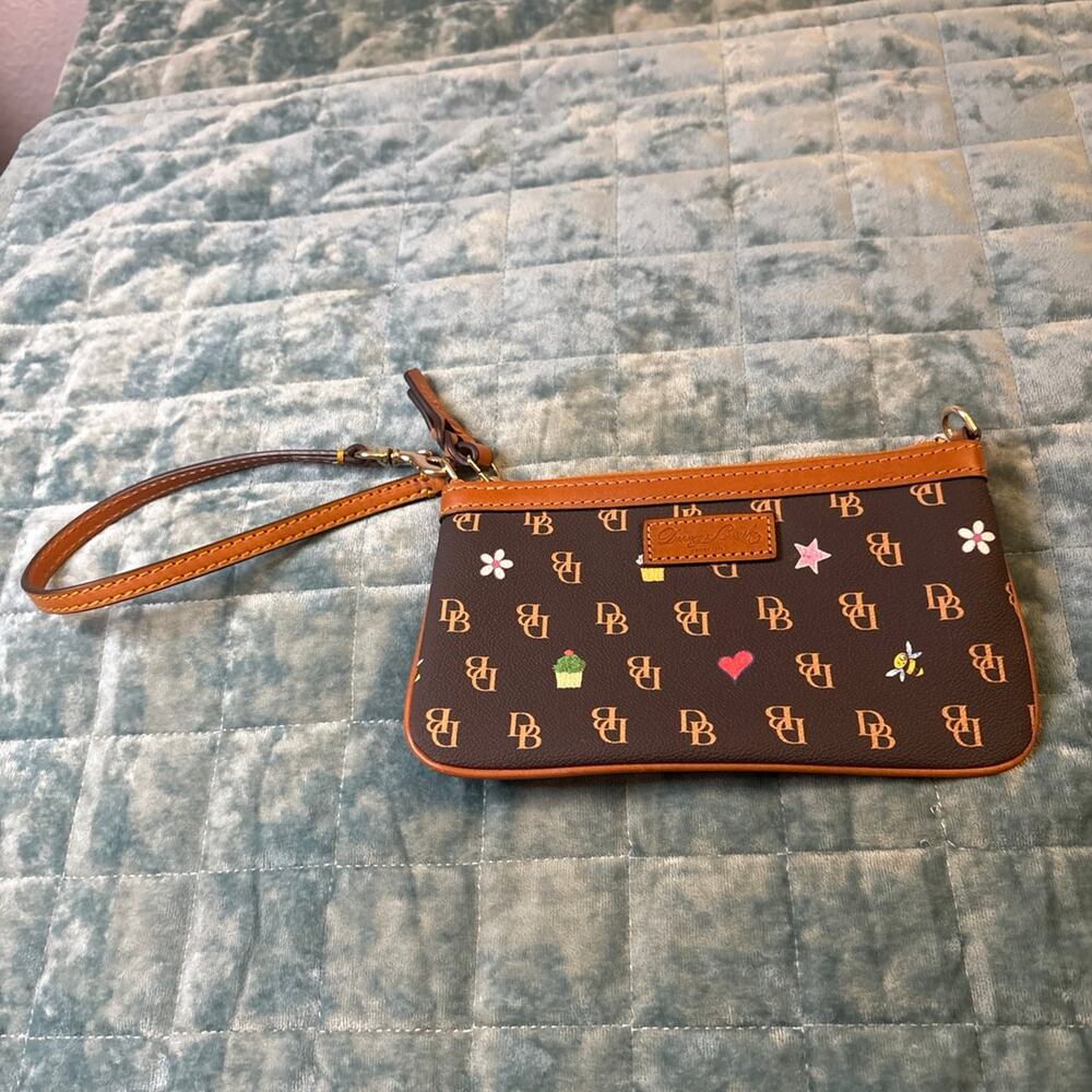 Dooney & Bourke Gretta Wristlet Multi Leather Gold Standard Size Novelty NWOT